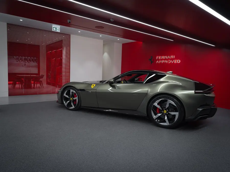 Открытие шоурума Ferrari в Тбилиси